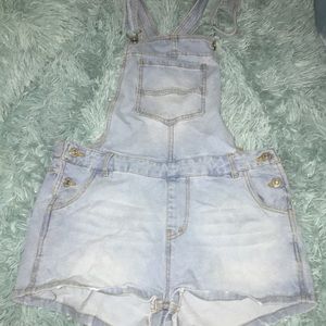 Overall shorts